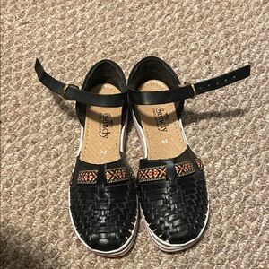 Black Woven Women's Shoes